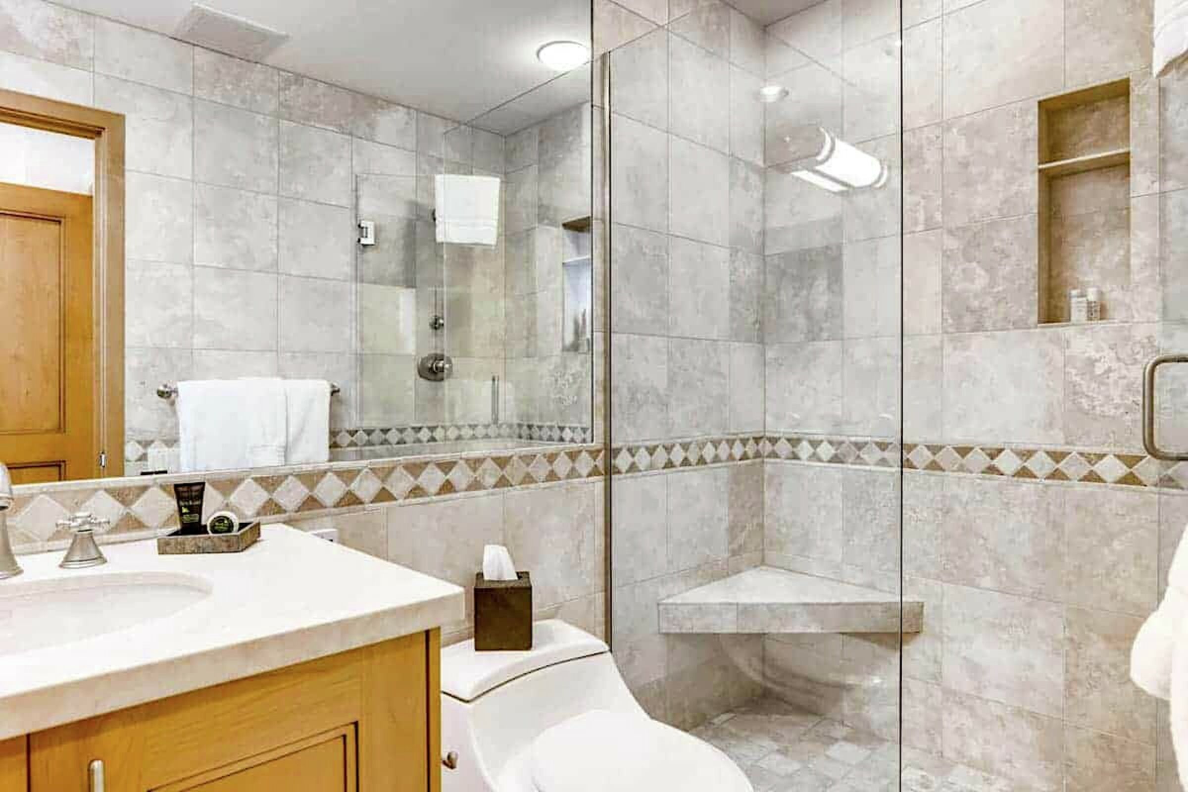 #326 - Master Ensuite Bathroom