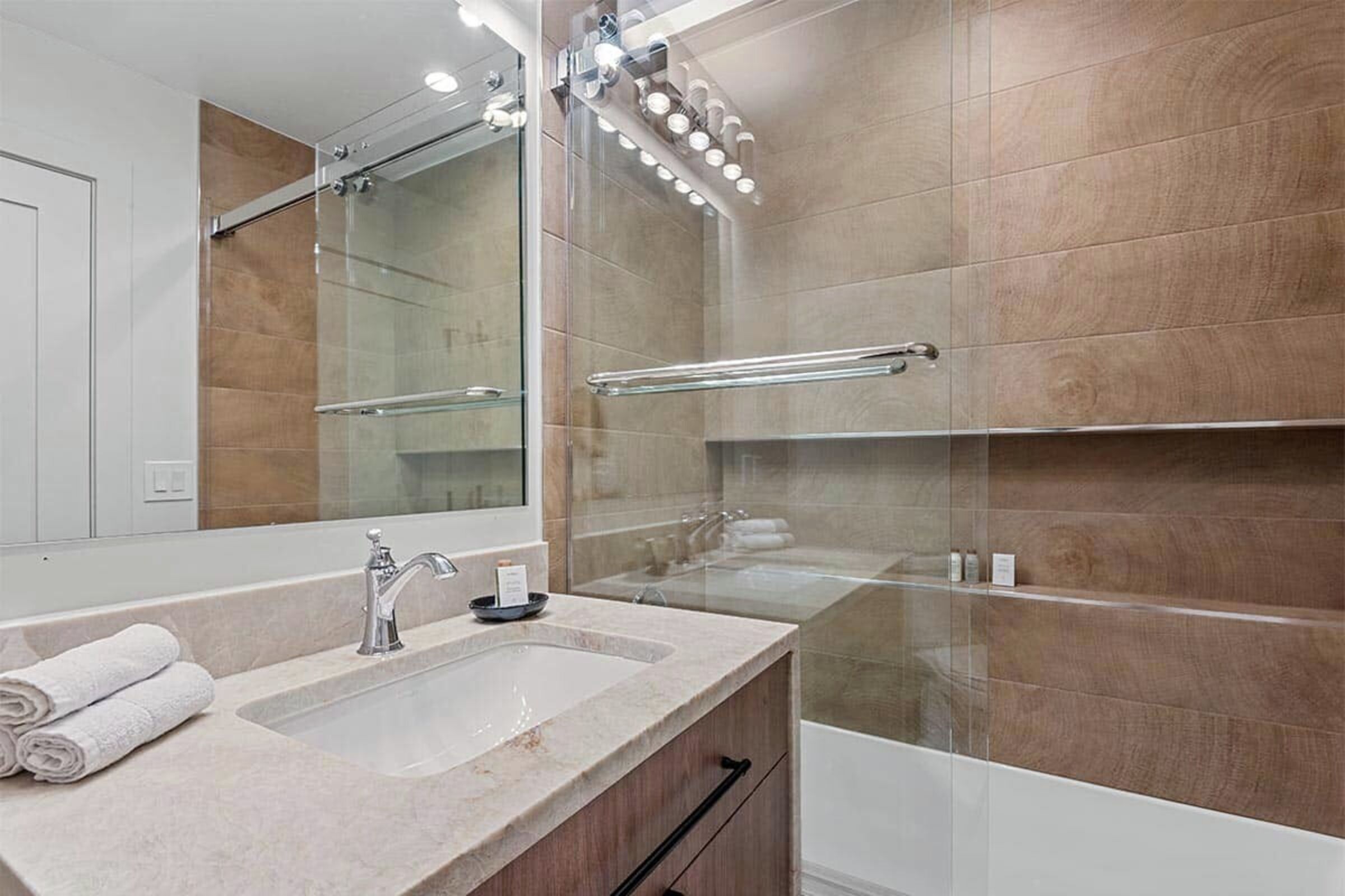 #510 - Bathroom
