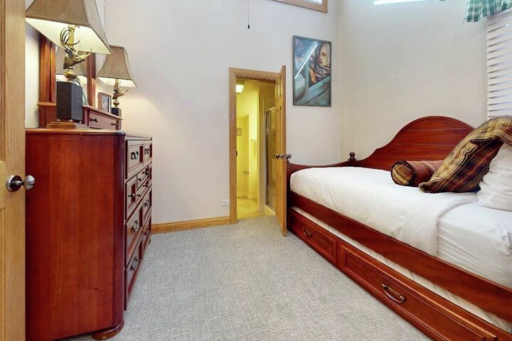 #E317 - Bedroom
