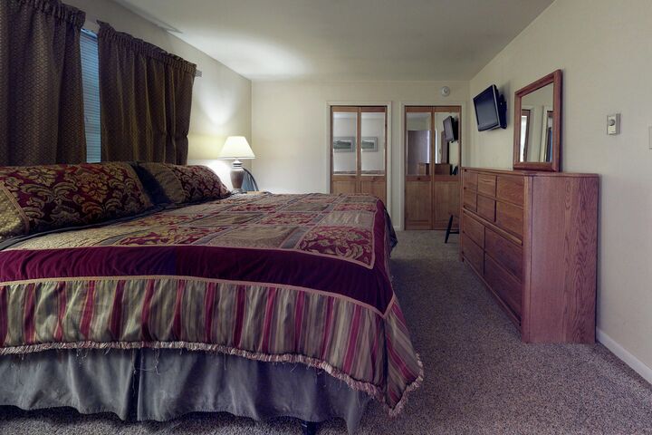 #E115 - Bedroom