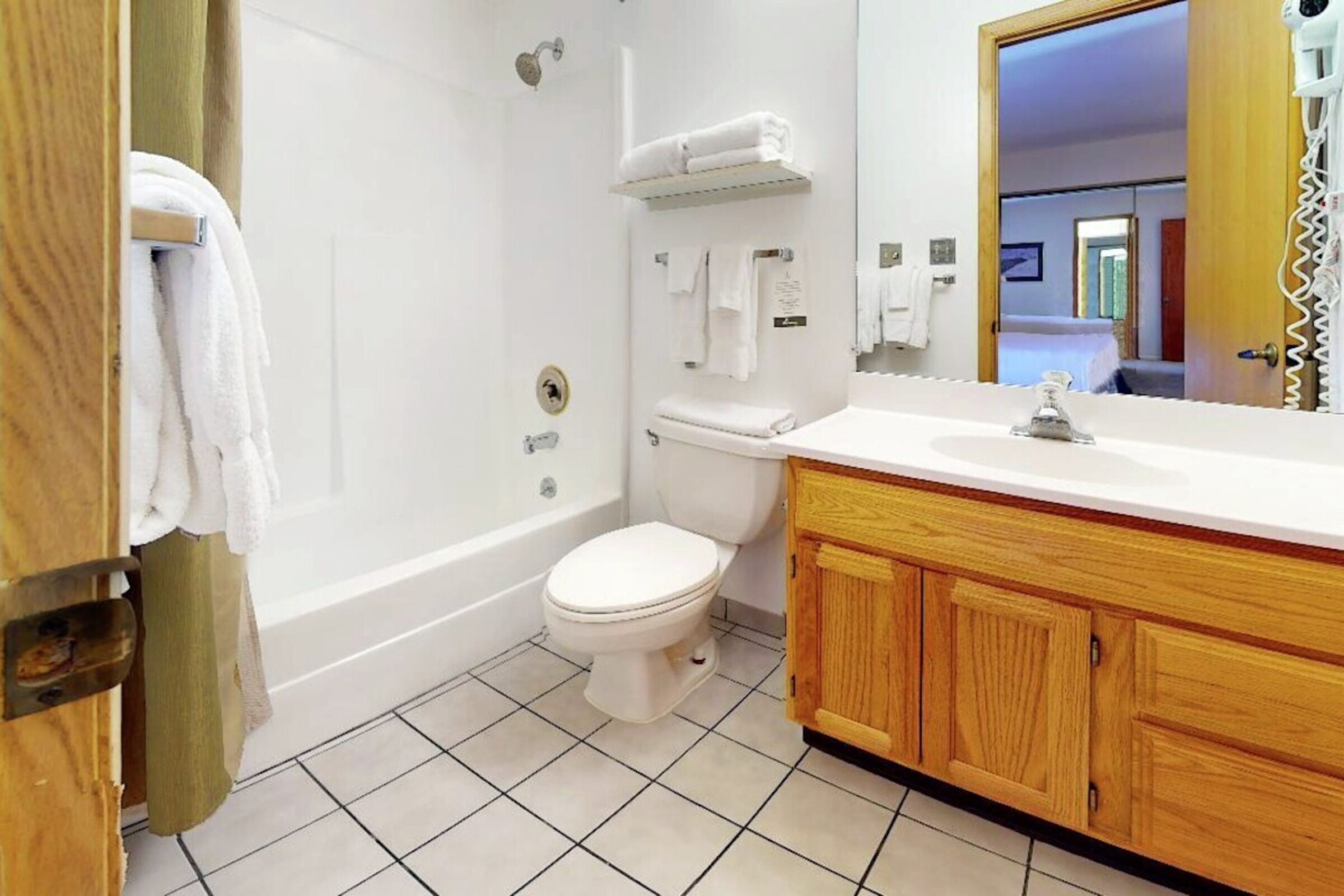 #116 - Ensuite Bathroom