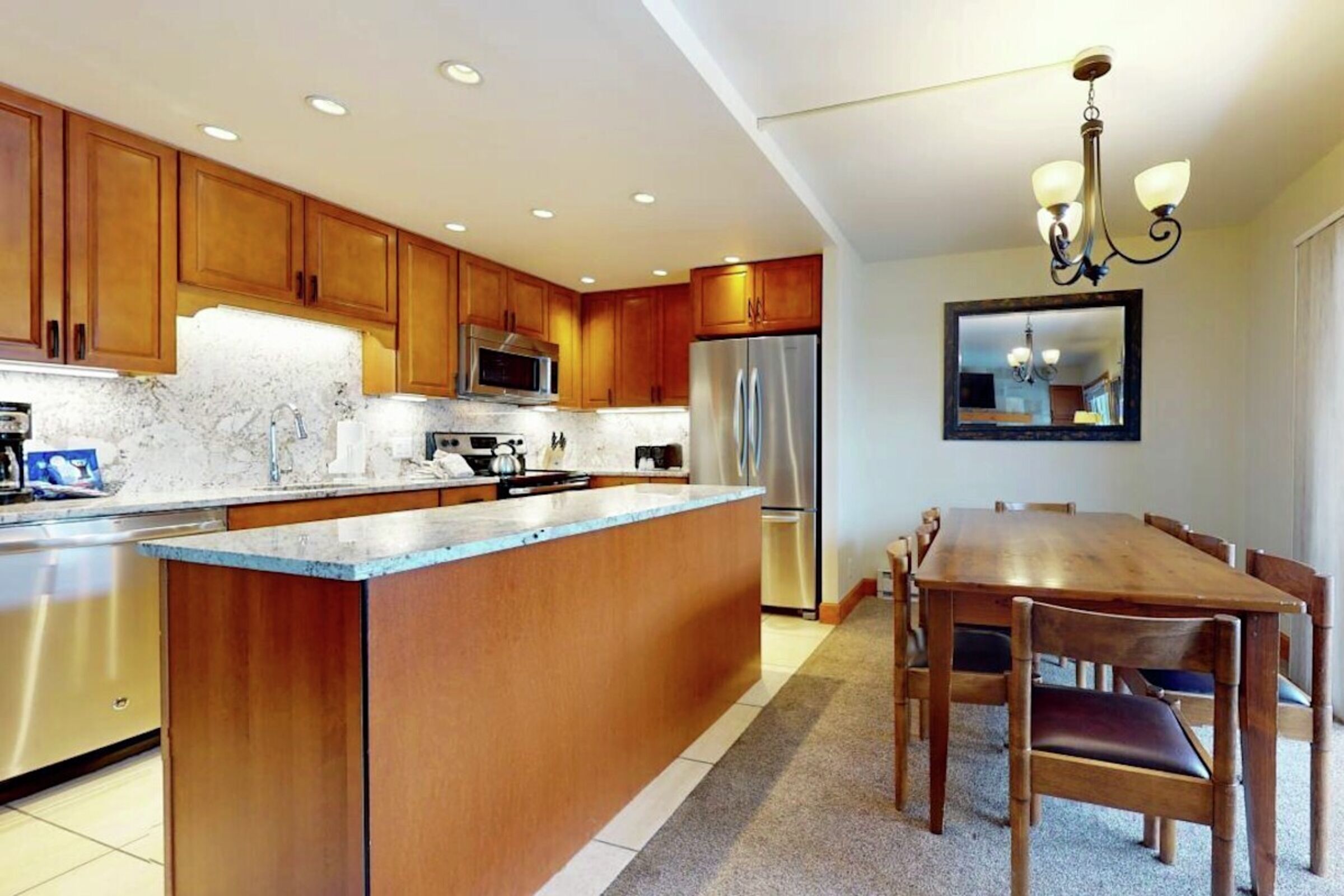 Dining Area & Kitchen