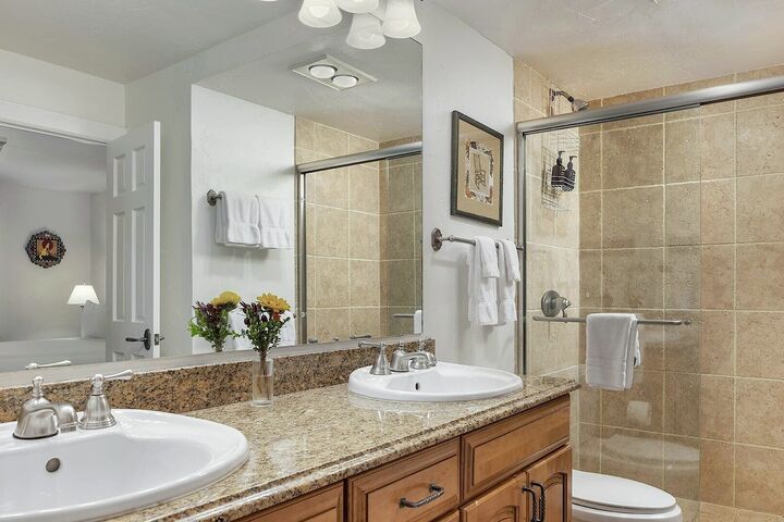 #501 - Master Ensuite Bathroom
