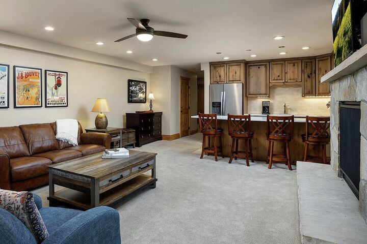 #220 - Living Area