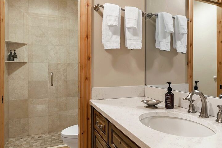#220 - Bathroom