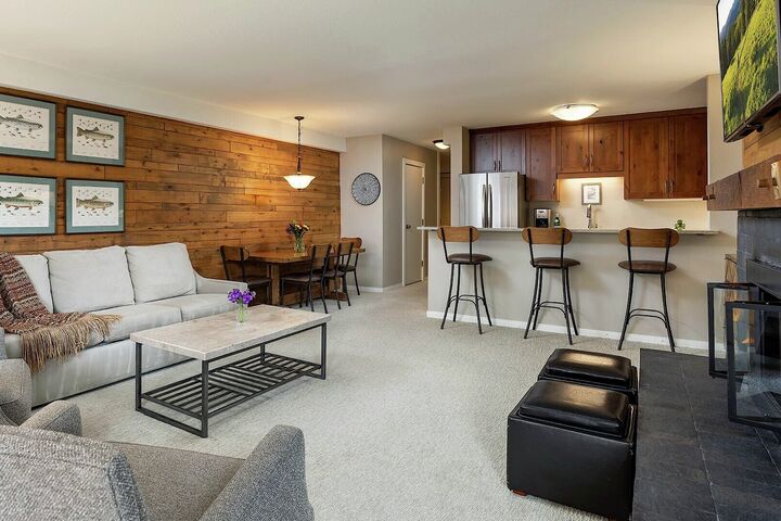 #320 - Living Area
