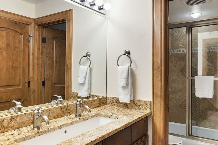 #321 - Bathroom