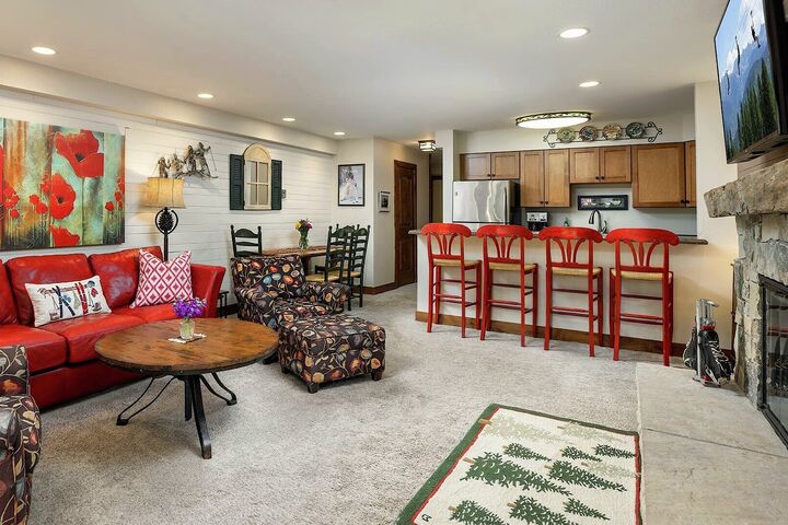 #211 - Living Area