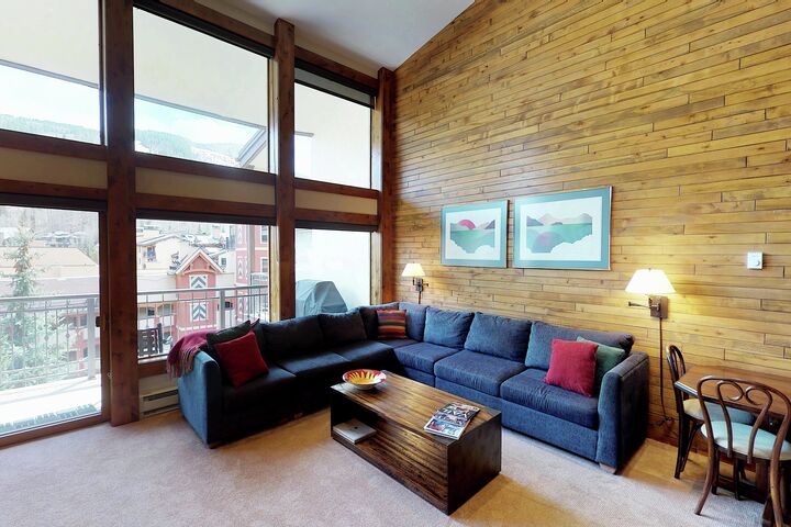 #414 - Living Area
