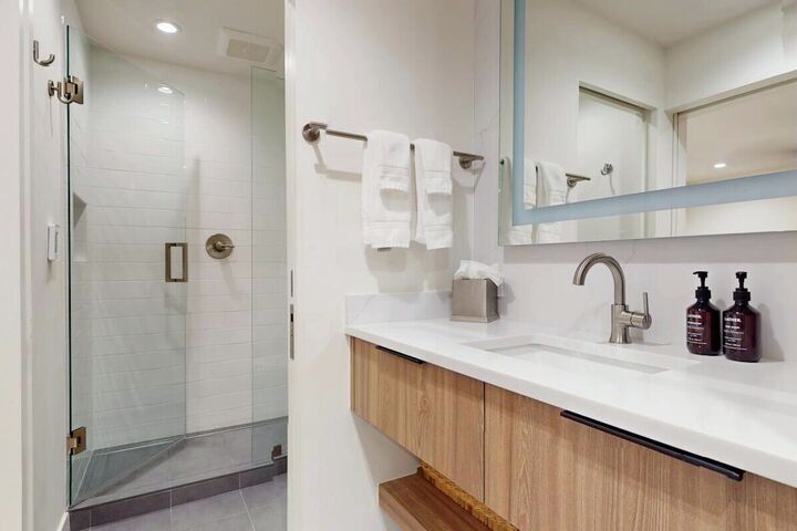 #214 - Bathroom