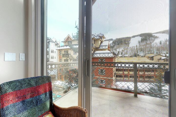 #411 - Balcony