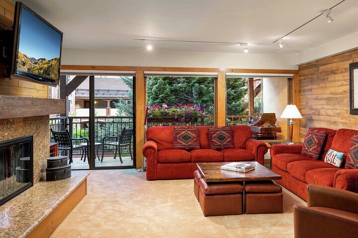 #212 - Living Area