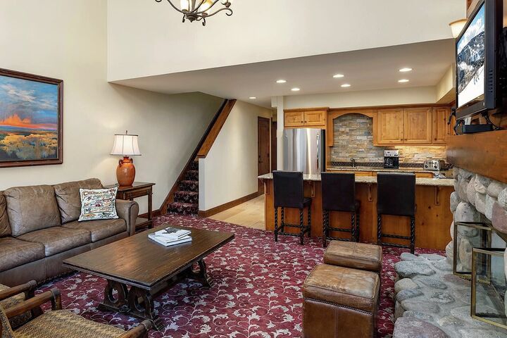 #420 - Living Area