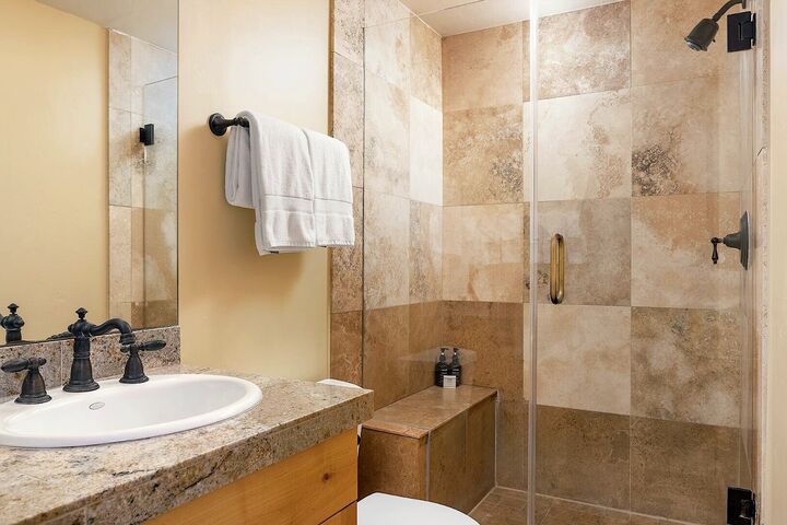 #417 - Master Ensuite Bathroom