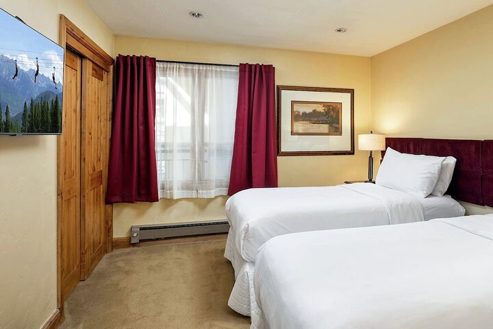 #417 - Bedroom