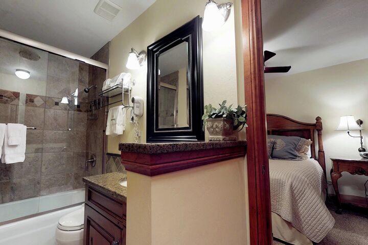 #208 - Master Ensuite Bathroom