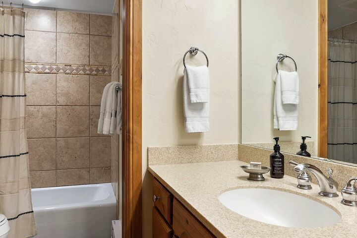 #308 - Bathroom