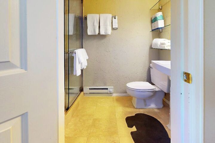 #412 - Bathroom