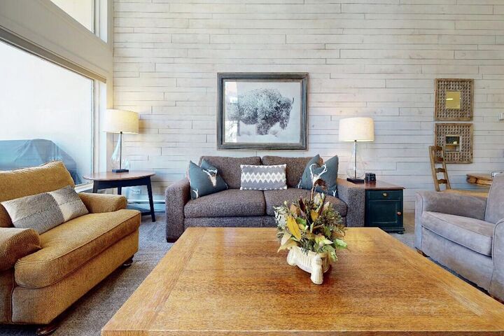 #412 - Living Area
