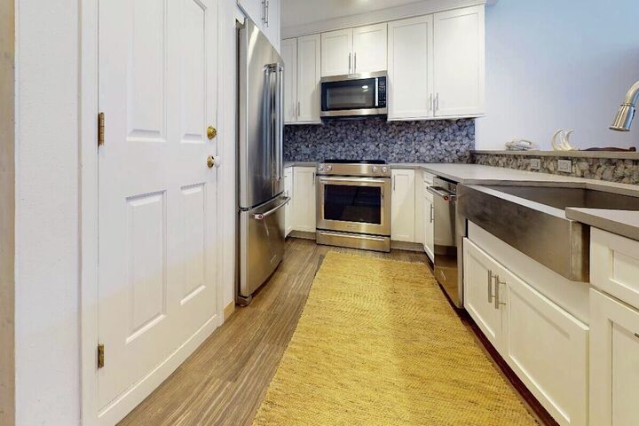 #412 - Kitchen