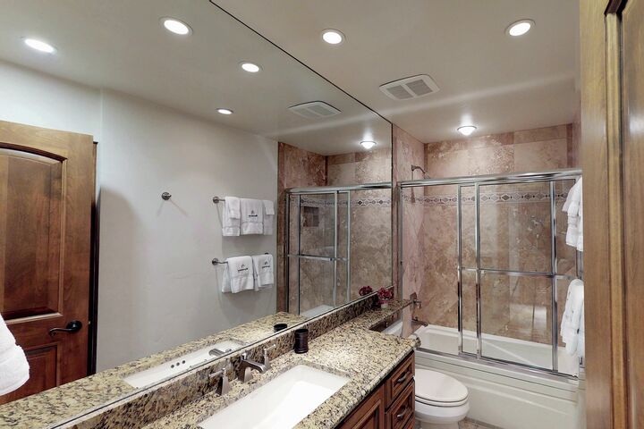 #318 - Bathroom