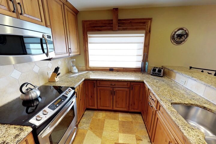 #302 - Kitchen