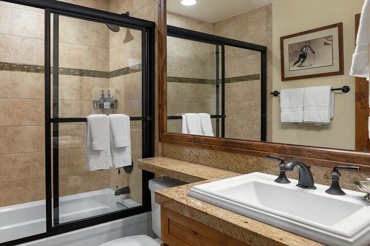 #418 - Ensuite Bathroom