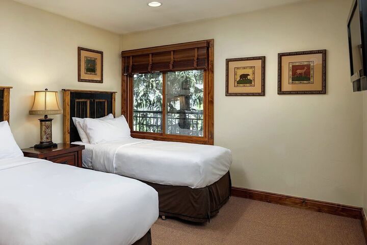 #418 - Bedroom