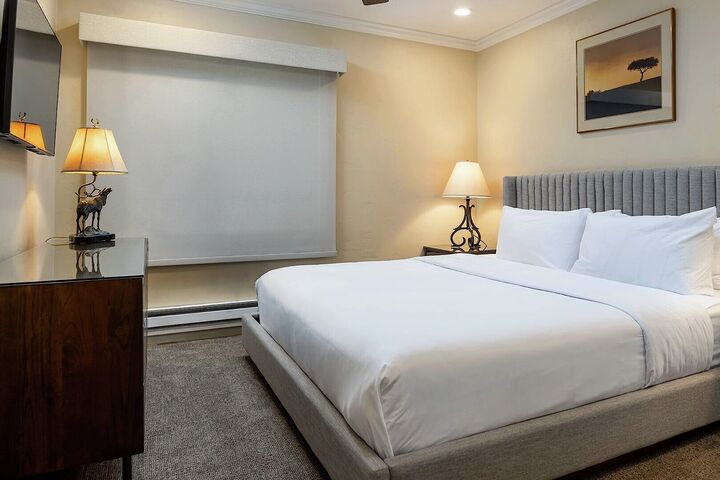 #406 - Bedroom