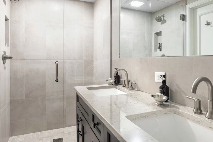 #410 - Master Ensuite Bathroom