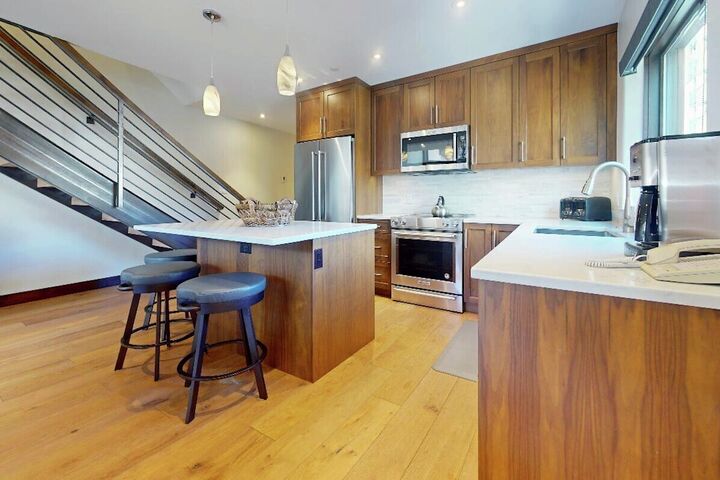 #402 - Kitchen