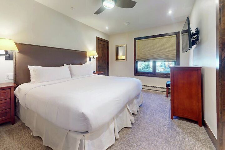 #402 - Bedroom
