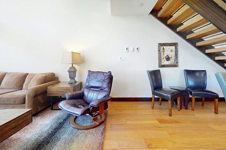 #402 - Living Area