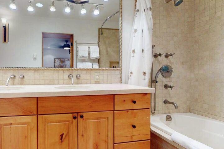 #222 - Ensuite Bathroom