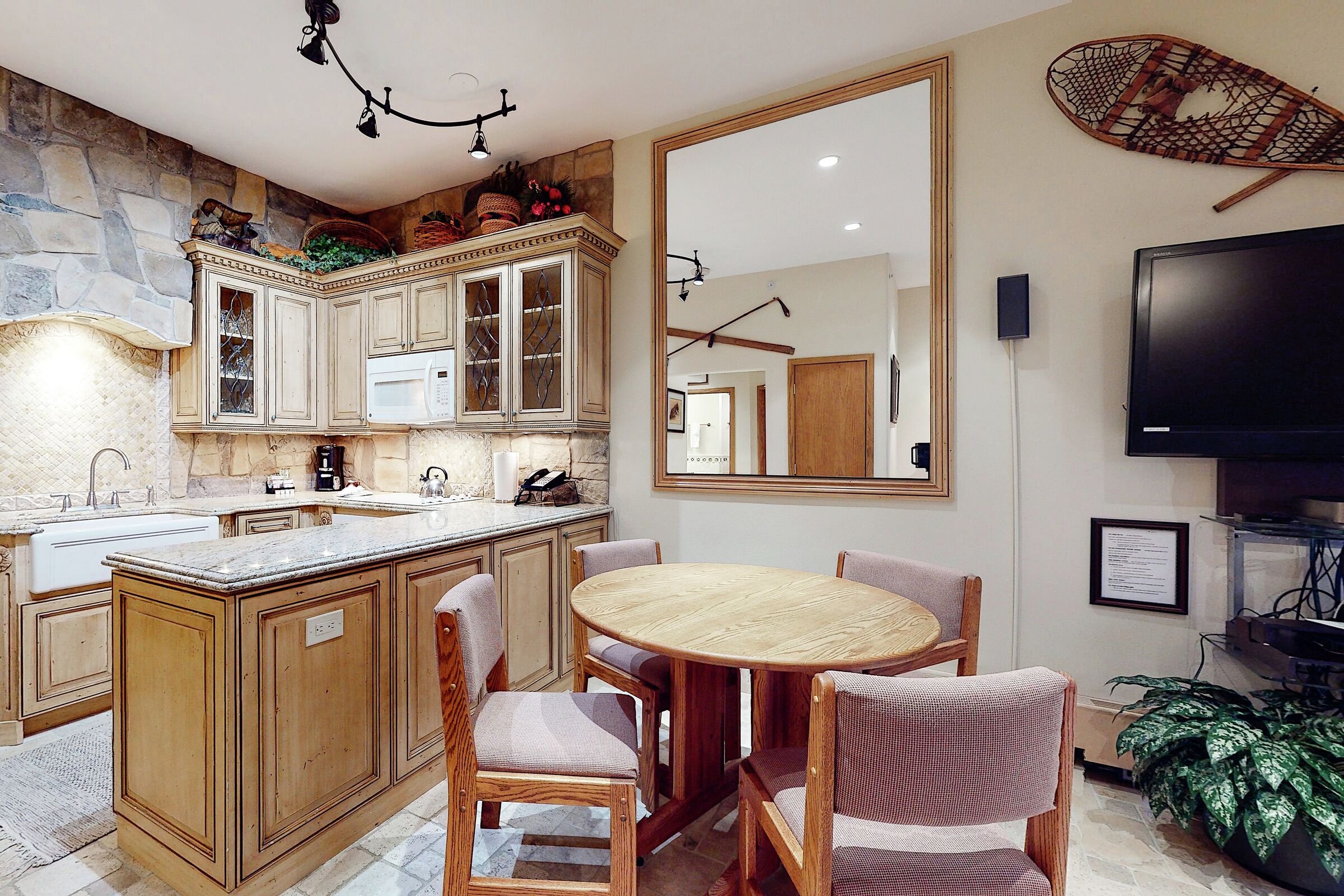 Dining Room & Kitchen