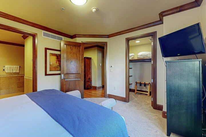 #T401 - Master Bedroom