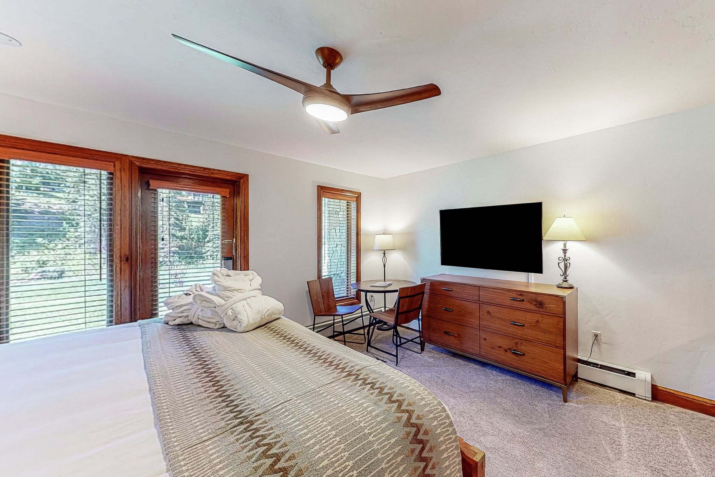 King Lodge Room