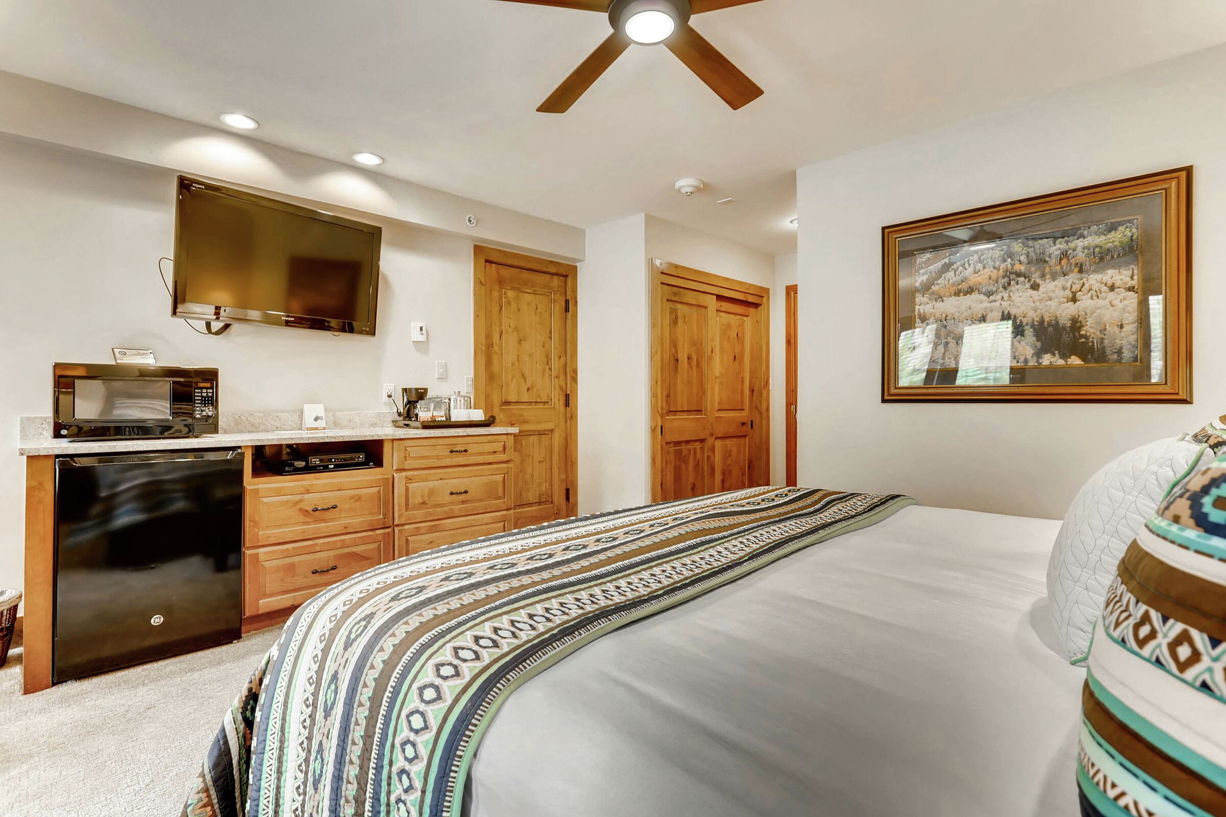 King Lodge Room