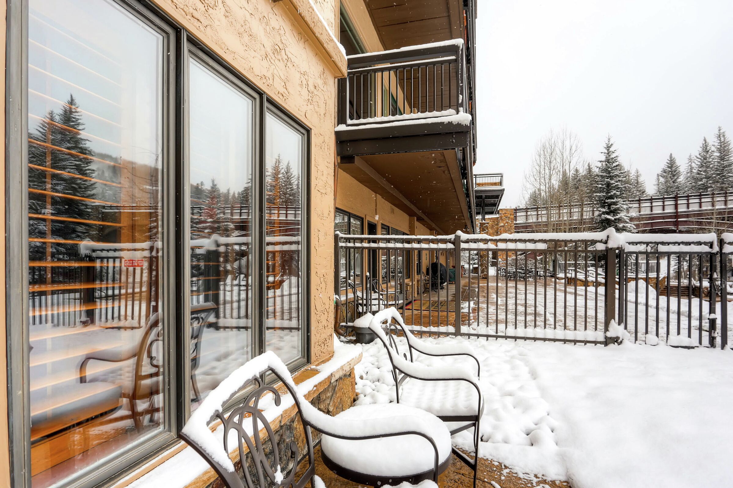 King Lodge Room Patio