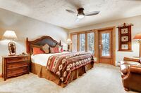 King Lodge Room