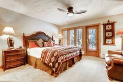 King Lodge Room