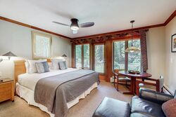 King Lodge Room