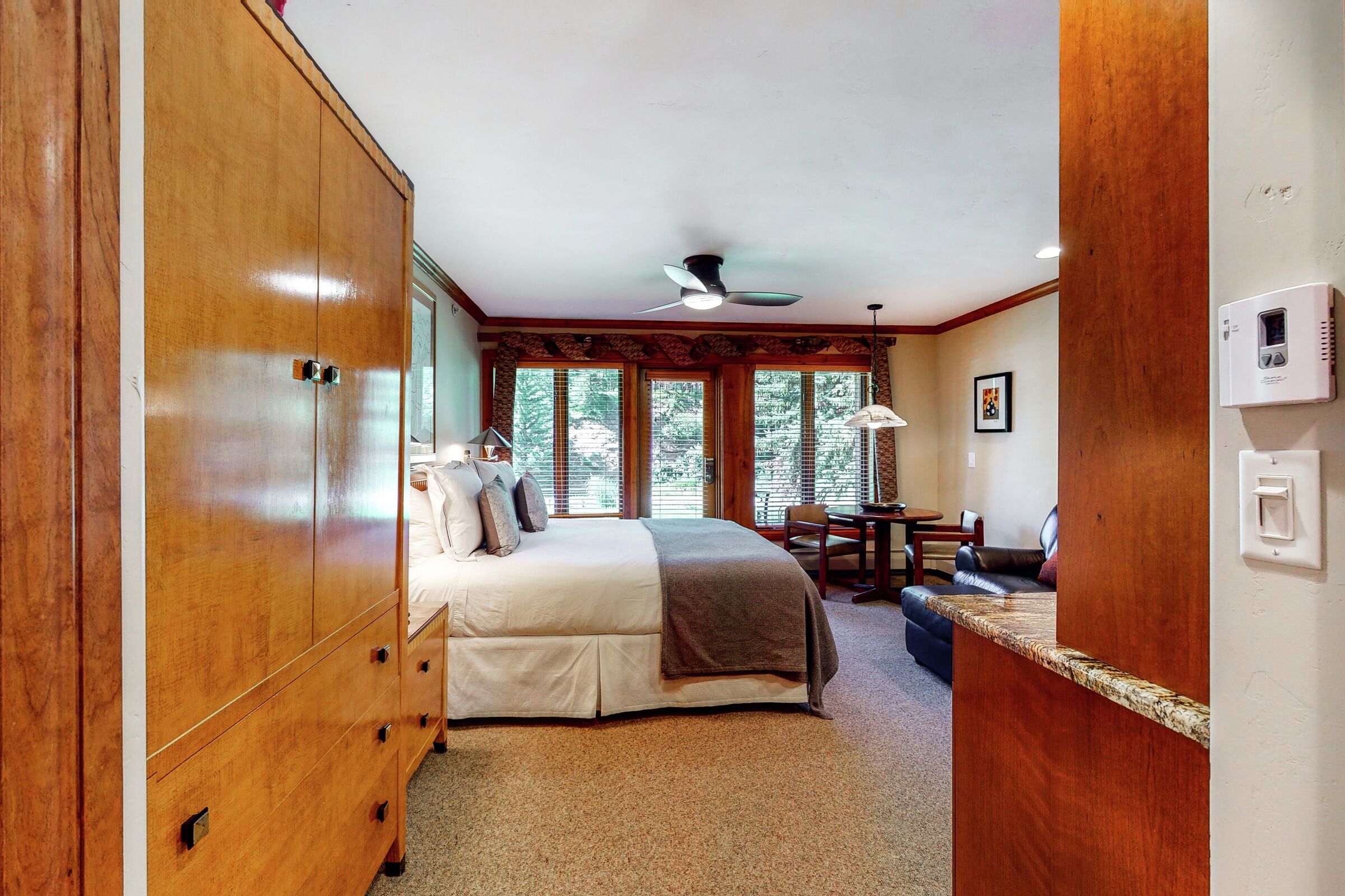 King Lodge Room