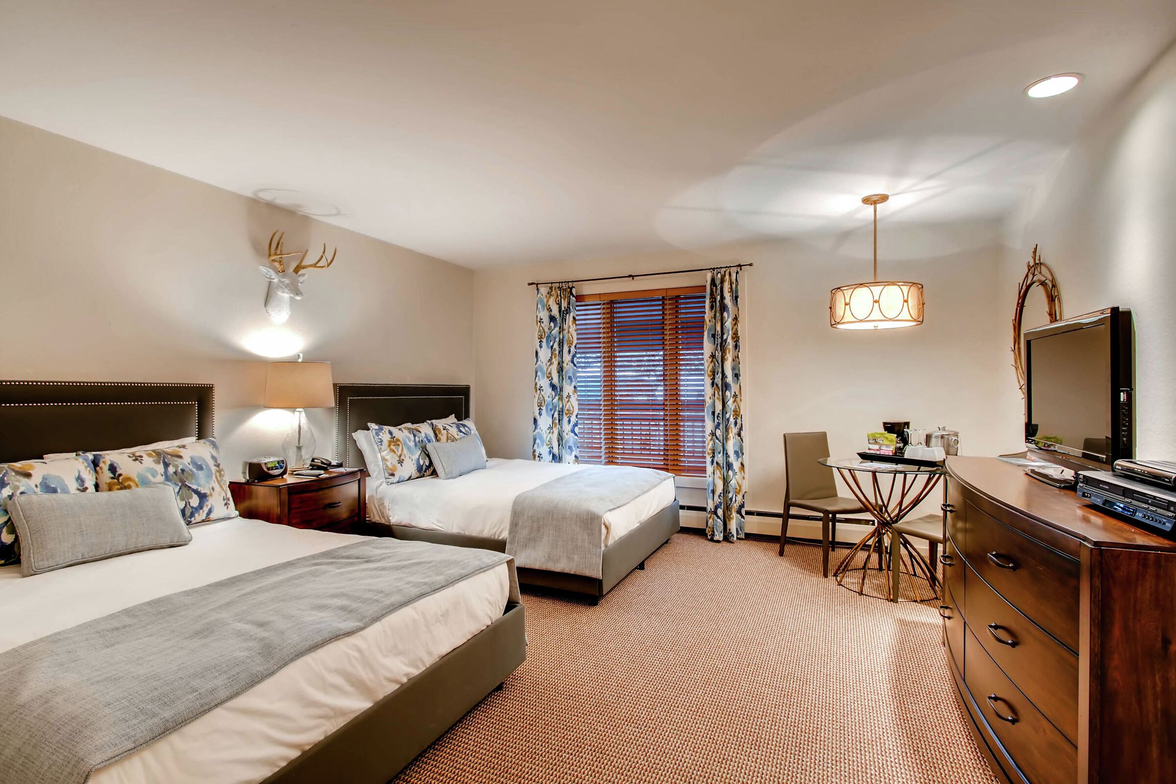 Two Queen Lodge Room