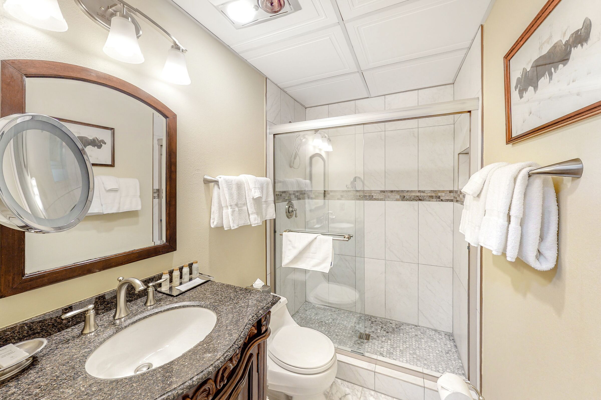 Two Queen Lodge Room Bathroom