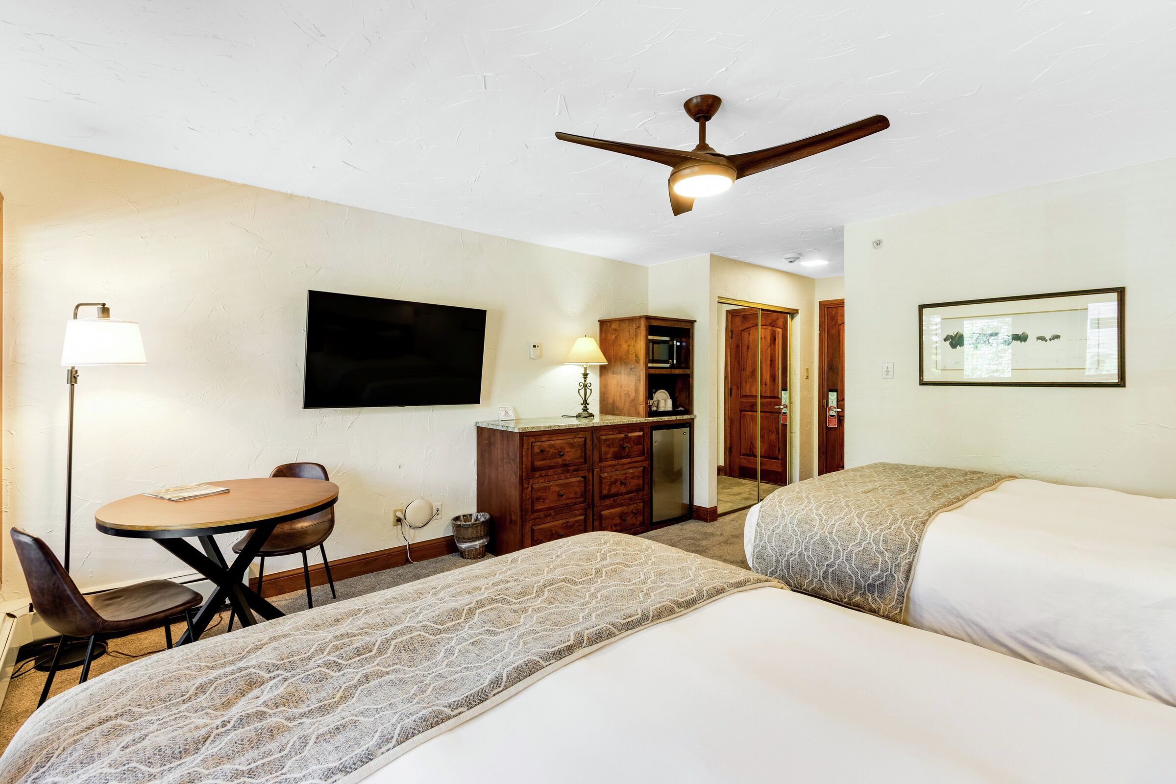 Two Queen Lodge Room