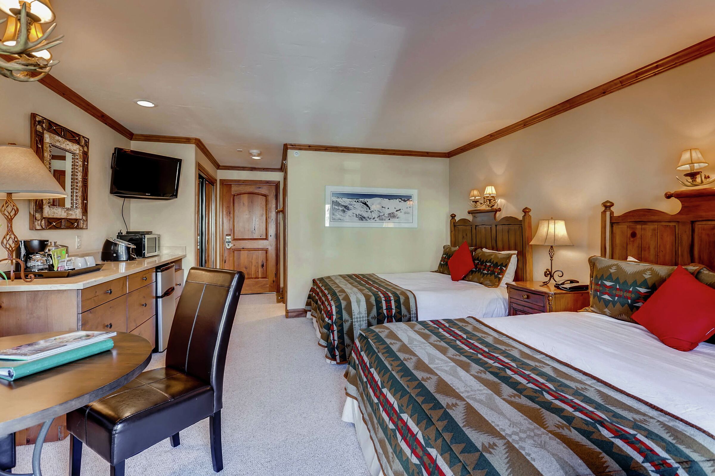 Two Queen Lodge Room