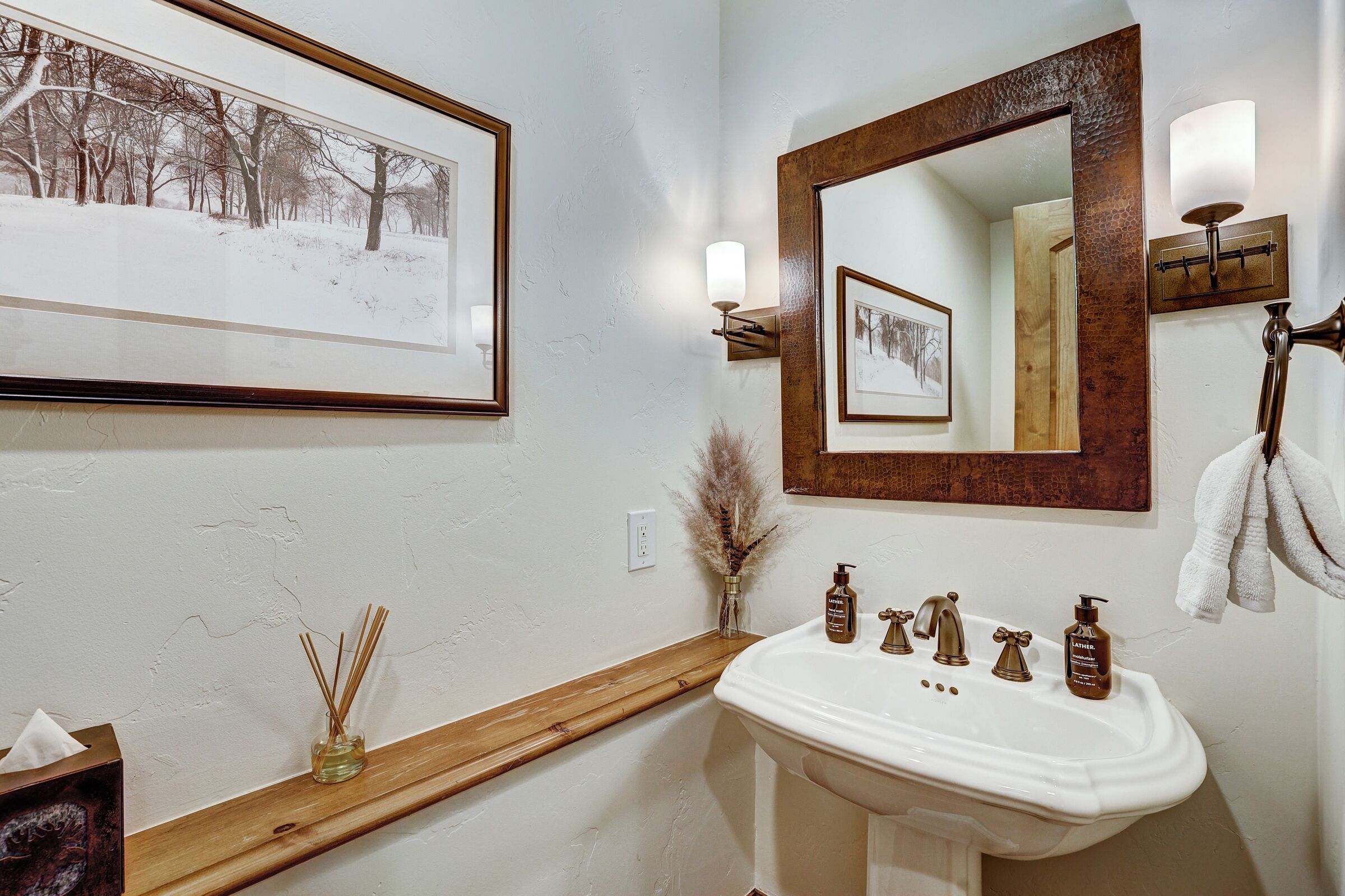 5 Bdrm HT Residence - Bathroom