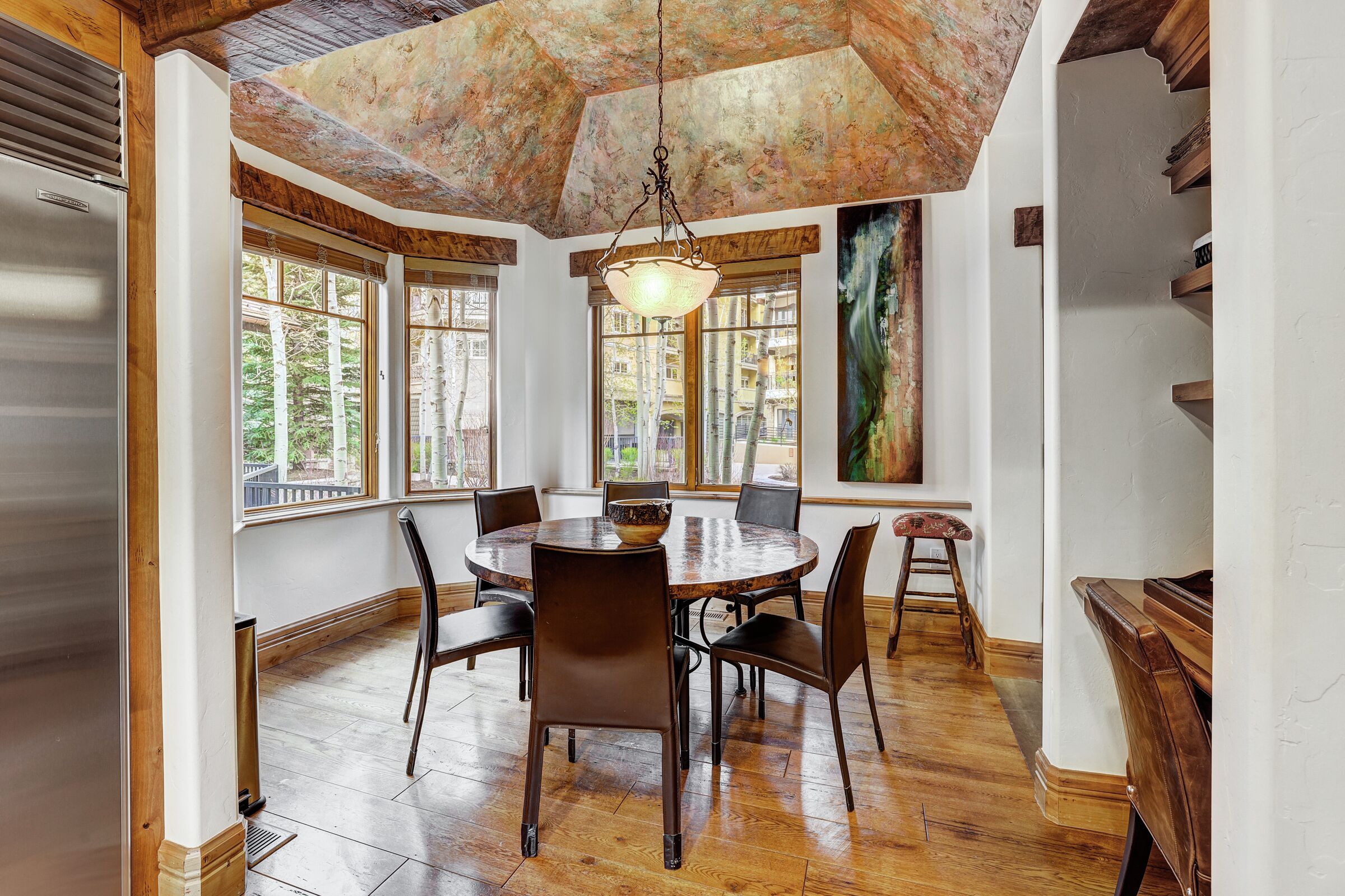 5 Bdrm HT Residence - Breakfast Room