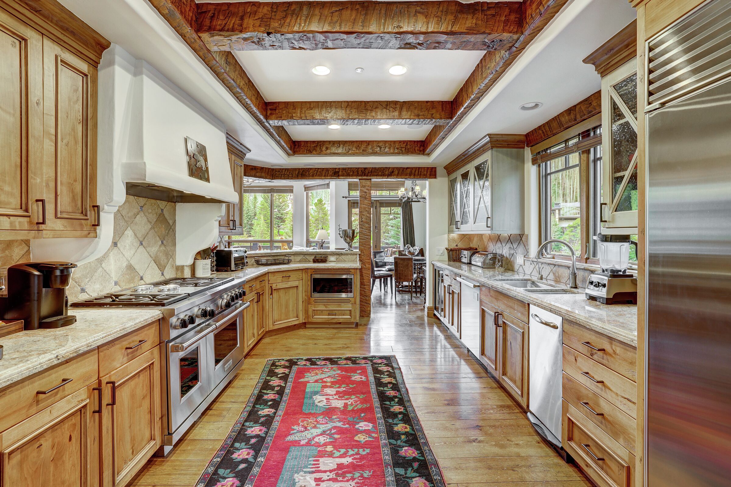 5 Bdrm HT Residence - Kitchen